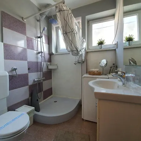 Appartement Fini Ljudi